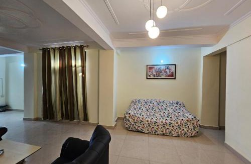 Alambagh Apartment | 6 BHK in Krishna Nagar Lucknow LKO6BHK 401l&402R