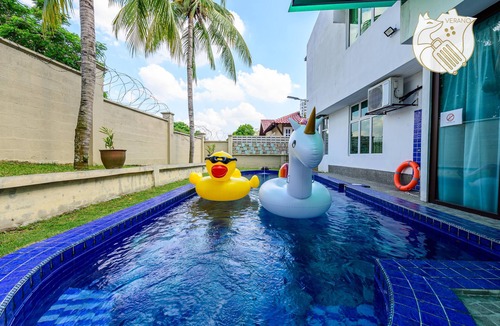 Ampang Villa | 6BR Ampang Pool Villa 26P with Garden