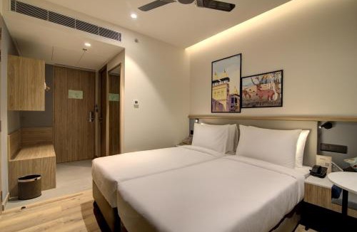Tonk Road Hotel | 7 Apple Hotel Pratap Nagar
