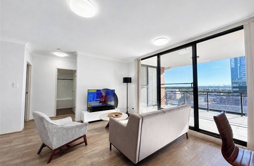 Parramatta Apartment | 7 Min to Train: Central Parramatta 2BR + Parking