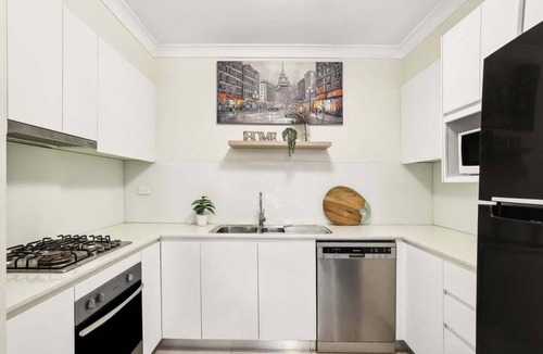 Rockdale Resort | 8 mins from Sydney Airport! 1BR + Courtyard