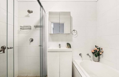 Rockdale Resort | 8 mins from Sydney Airport! 1BR + Courtyard