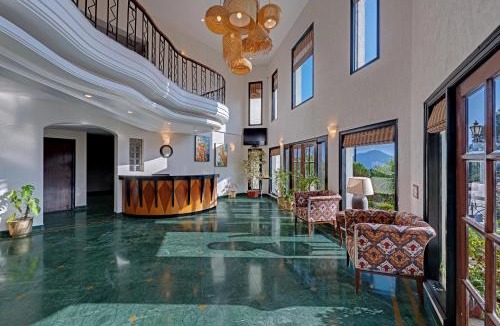 Bhimtal Hotel | 8fold-Pinecrest By LaRiSa, Bhimtal