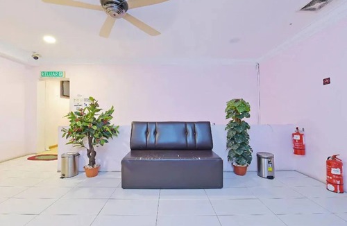 Taman Johor Jaya Hotel | 98 Hotel