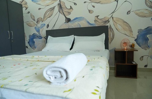 Gachibowli Apartment | A/C room with Queen Bed Gachibowli