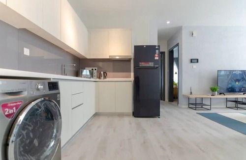 Central District Apartment | A Comfy & Bright 2BR Suasana Suite 6, FREE Parking