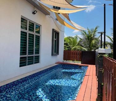Tanjung Kling House | A home with private pool, KebunStorey