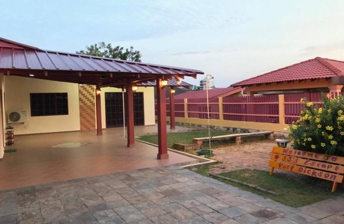 Taman Dato Haji Abdul Samad Villa | A Homely Vacation Villa with POOL for beach escapes