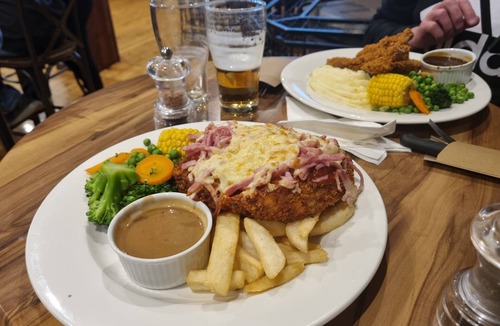 Guyra Hotel | A Must-visit Destination That's Truly Worth A Stop : Historic Royal Hotel Guyra