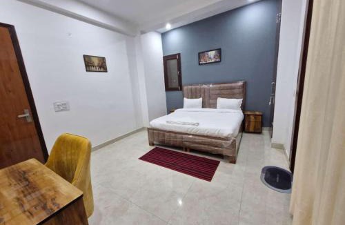 Noida Hotel | A One Stay & PG