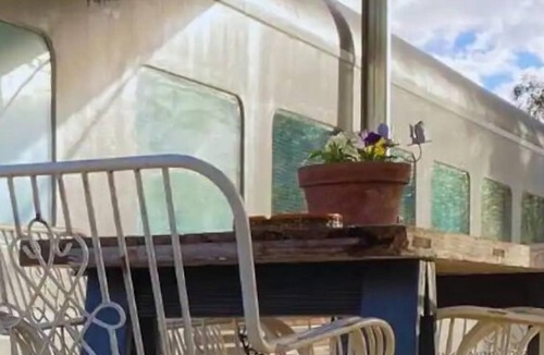 Perthville House | A unique sleeper train carriage near Bathurst that's off the rails!