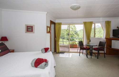 Dum Dum Bed & Breakfast | A View of Mt Warning B&B