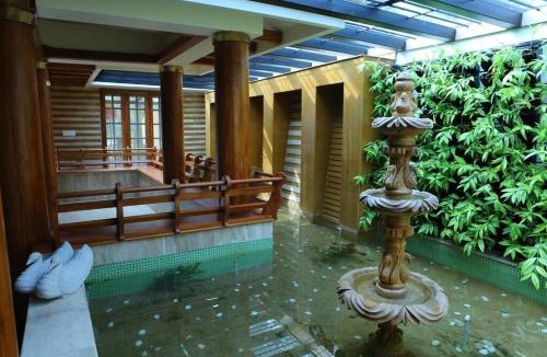Kochi Villa | A Waterfront Mansion - Cochin