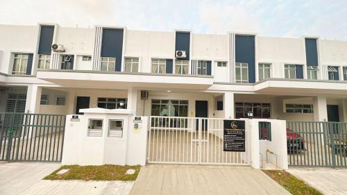 Gua House | A29 Ella Dato Onn 23 Max 15 People