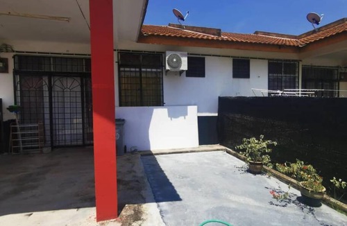 Port Dickson House | AA Homestay Teluk Kemang Poli