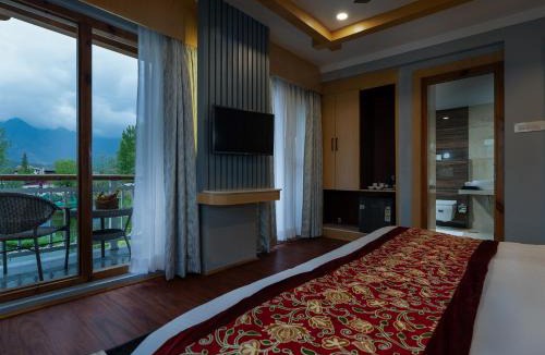 Nagin Bagh Hotel | Aab Villa Nigeen Lake