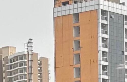Noida Apartment | Aashiyana D1011