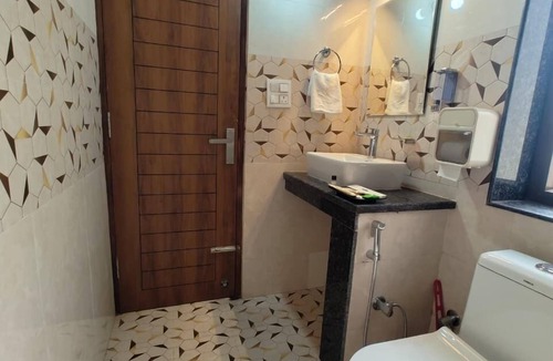 Sidhpur Hotel | AASRA PARADISE HOTEL