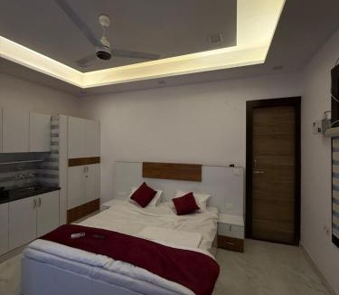 Faridabad Apartment | Abhiraj residence aravali view