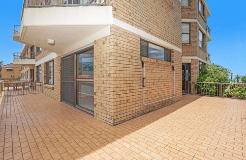 Bilinga Apartment | Absolute Beach Front Apartment