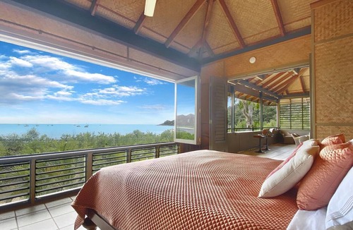 Horseshoe Bay House | Absolute Beachfront & Pool House