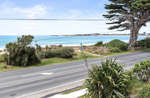 Apollo Bay House | Absolute Beachfront Views Apollo Bay