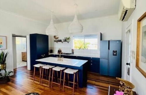 Bowen House | Absolute Beachfront Bowen Beach House-family time