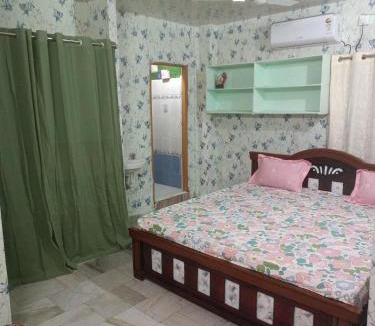 Kukatpalli Apartment | AC Studio room with kitchen at Hitech City