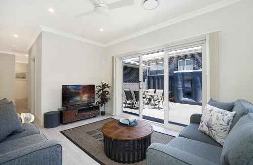 Maitland House | Accommodation Hunter - Adams Street Maitland