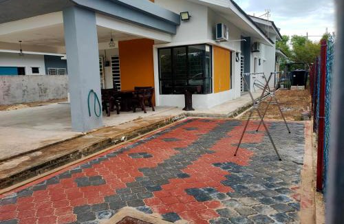 Kampong Raja House | Adam Homestay Besut