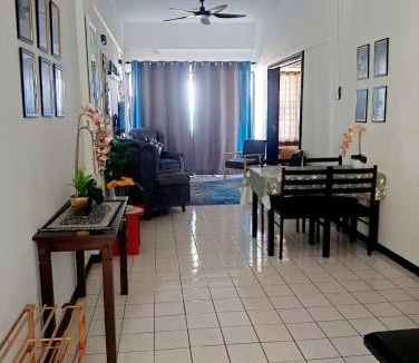 Taman Haji Zainal Apartment | Adira Corus Paradise Seaview Family Suite