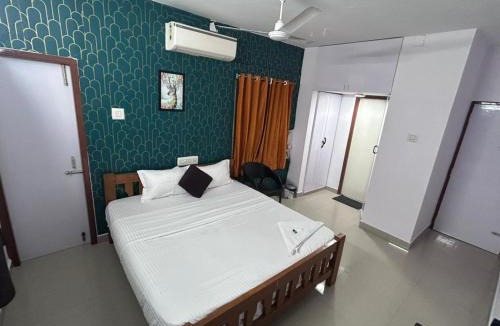 Thousand Lights West House | Adora Waves Service Apartment- Near Sankara Nethralaya Hospital