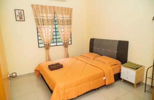 Kampung Rawa House | Adorable 3-bedroom home with Pool, Wi-Fi and BBQ