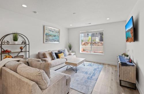 Washington House | Adventure Base Camp Pet Friendly with Resort Living Pool, Arcade, Pickle-ball