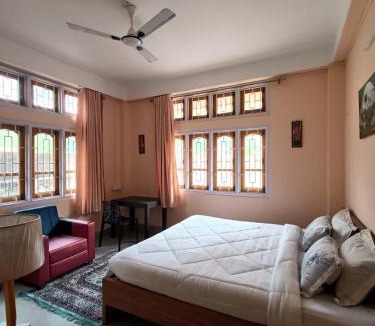 Khanapara Apartment | Advika Homestay