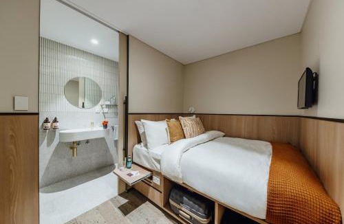 Mascot Hotel | Aerotel Sydney - Inside International Terminal Airport