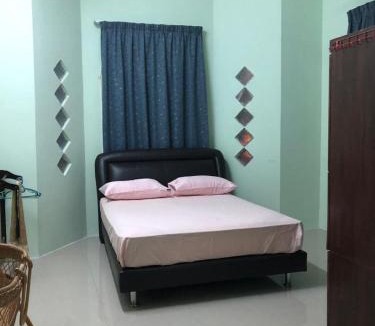 Dungun House | afza homestay Sura free unifi