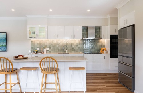 Mollymook House | Ahgunyah Beach House - Beautiful, spacious home opposite the Golf Course