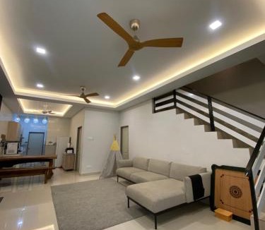 Kampung Seberang Takir House | AIDAN HOME 2 with Private Pool Double Storey House near beach