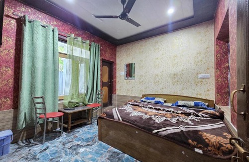 Srinagar House | Alamdar guest house