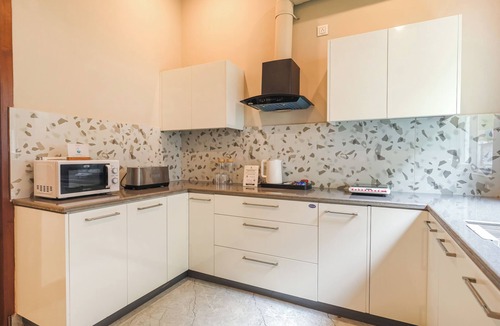 Kumarhatti Villa | Alaya stay Dochi 4BHK apt with Hill View