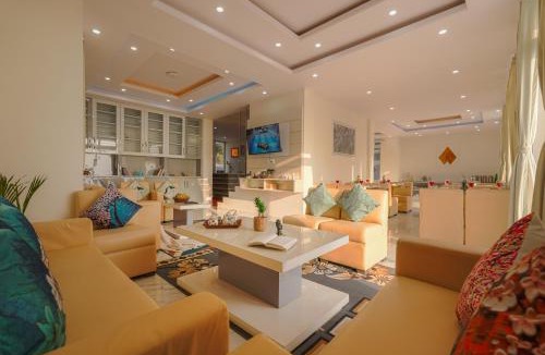 Naldehra House | Alaya Stays The Ridgeview Retreat Pet-friendly Hillside Retreat