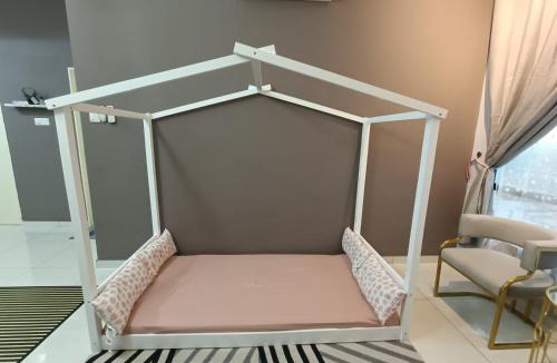 Kempas Apartment | Alchemy Guesthouse D'summit Residence with Netflix
