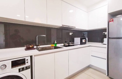 Nusajaya Apartment | Almas Suites #2 (WIFI) @ JB City Homestay