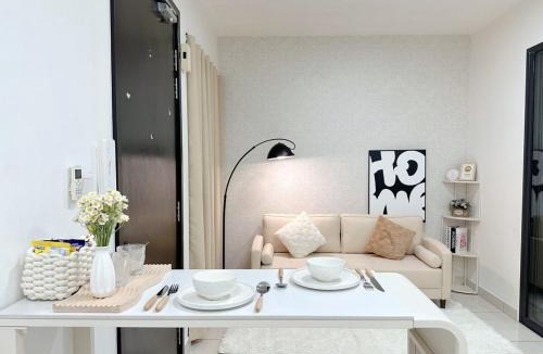 Nusajaya Apartment | Almas suites Puteri Harbour Netflix Free snack