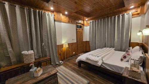 Shangarh Hotel | Almost Home