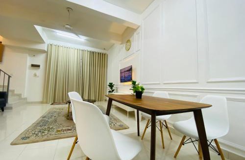 Kluang House | Alyn Home Kluang VI Netflix Coway