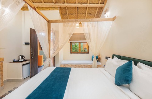 Ashvem Hotel | Amadi Beach Front Resort