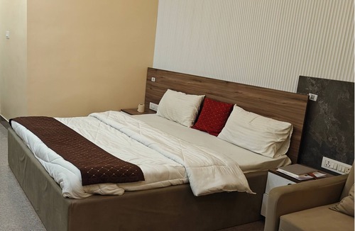 Varanasi Hotel | Amantaran Farm Retreat