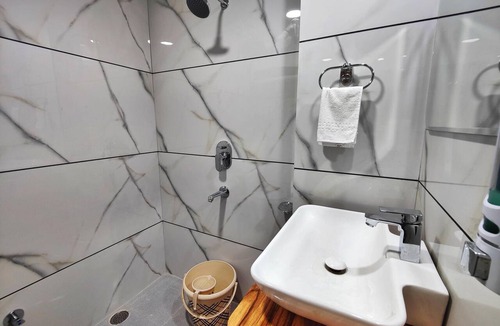 Kumharsain Hotel | Amar Homestay - Elevate Your Travel